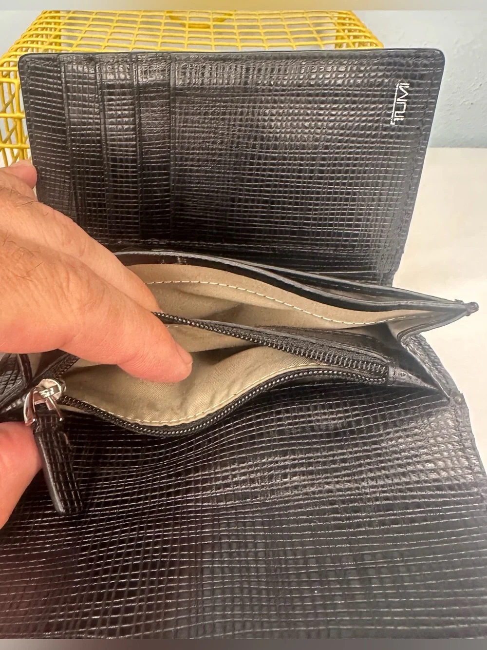 Tumi Leather Trifold Unisex Wallet